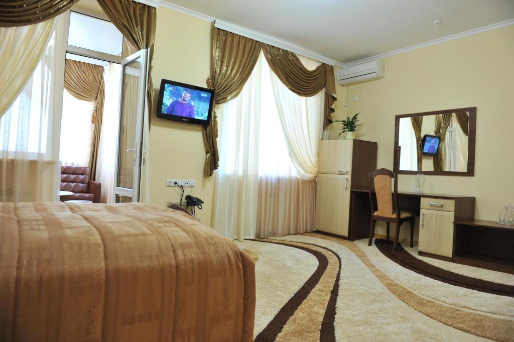Andinna Hotel Chernivtsi Exterior photo